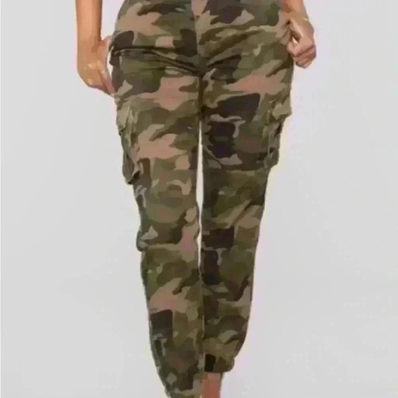 Divided sexy party casual cargo pants in excellent  condition size 8 - Picture 1 of 6